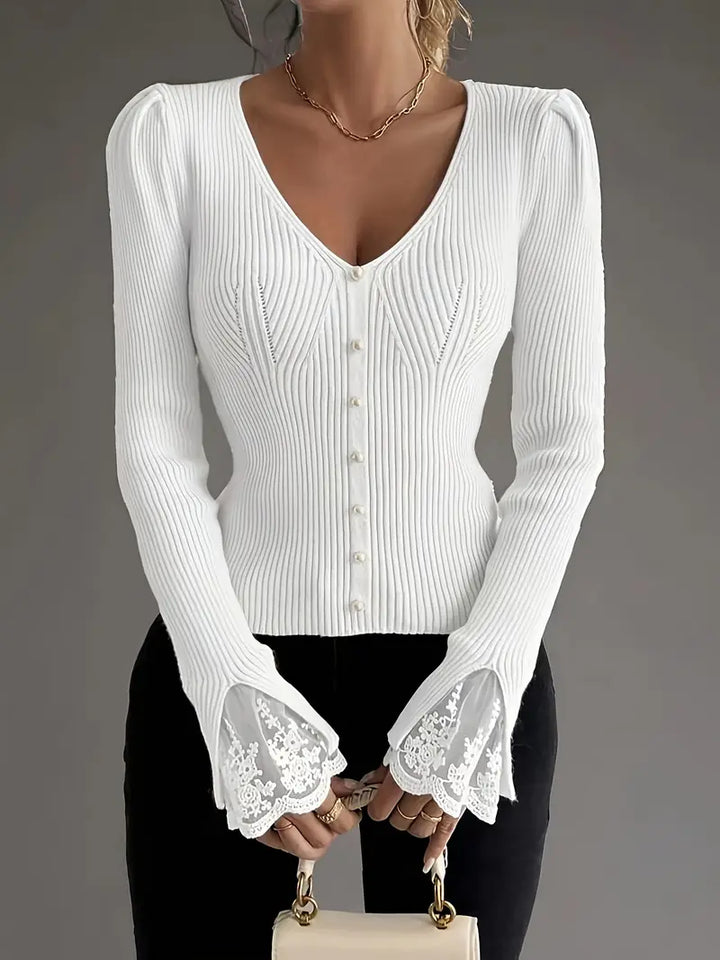Livia - Rippstrickpullover mit V-Ausschnitt und Spitzenärmeln