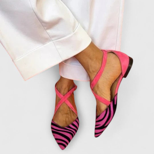 Khreysa | Elegante Ballerina mit Riemen