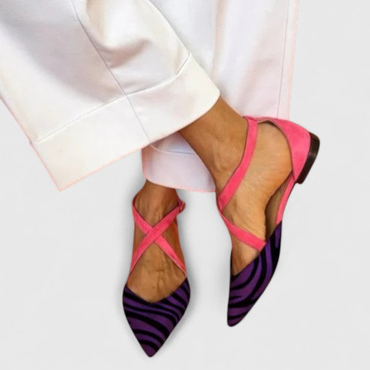 Khreysa | Elegante Ballerina mit Riemen