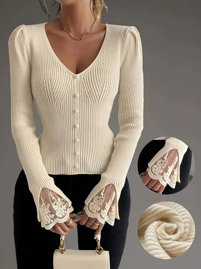 Livia - Rippstrickpullover mit V-Ausschnitt und Spitzenärmeln